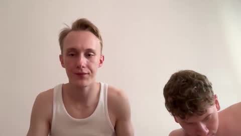 Snapshot of oliver_and_thomas chatting on September 13, 12:50 pm Oliver and Thomas online show from September 13, 12:50 pm