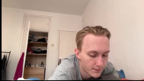 Snapshot of oliver_and_thomas chatting on October 16, 10:12 am Oliver and Thomas online show from October 16, 10:12 am