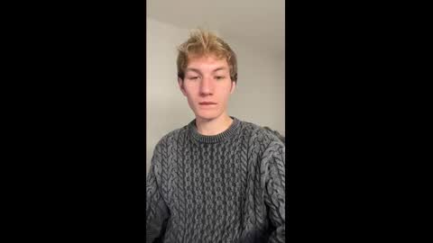 Snapshot of oliver_beck chatting on December 4, 2:31 am Oliver Beck online show from December 4, 2:31 am