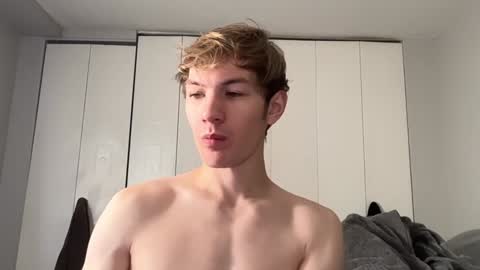 Snapshot of oliver_beck chatting on December 8, 6:50 pm Oliver Beck online show from December 8, 6:50 pm