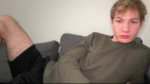 Snapshot of oliver_beck chatting on January 18, 2:29 am Oliver Beck online show from January 18, 2:29 am