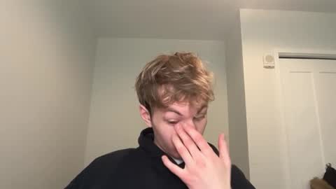Snapshot of oliver_beck chatting on February 15, 6:12 pm Oliver Beck online show from February 15, 6:12 pm