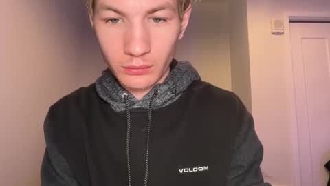 Snapshot of oliver_beck chatting on March 4, 7:22 pm Oliver Beck online show from March 4, 7:22 pm