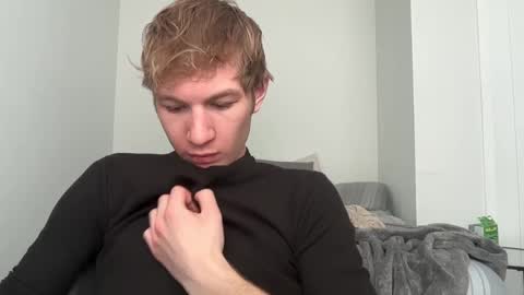 Snapshot of oliver_beck chatting on March 12, 6:22 pm Oliver Beck online show from March 12, 6:22 pm