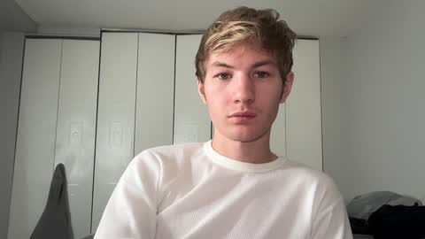 Snapshot of oliver_beck chatting on December 6, 9:13 pm Oliver Beck online show from December 6, 9:13 pm
