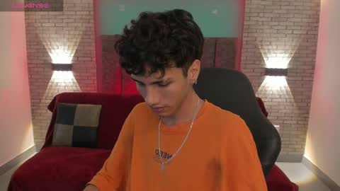 Oliver fast online show from December 12, 4:26 am