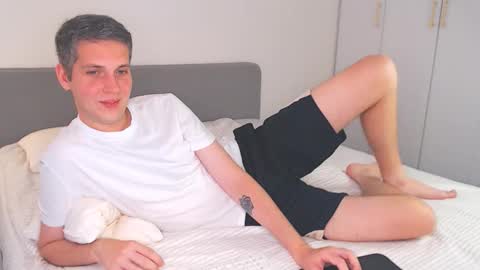 Snapshot of oliver_hort chatting on September 13, 12:06 pm Oliver online show from September 13, 12:06 pm