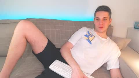 Snapshot of oliver_hort chatting on March 9, 6:32 pm Oliver online show from March 9, 6:32 pm