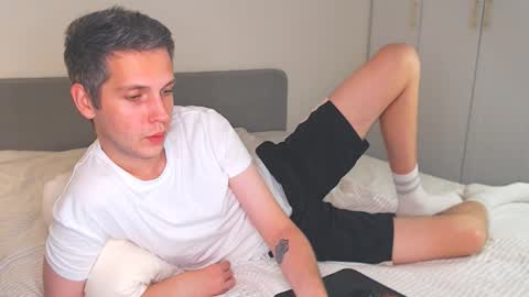 Snapshot of oliver_hort chatting on September 15, 6:09 pm Oliver online show from September 15, 6:09 pm