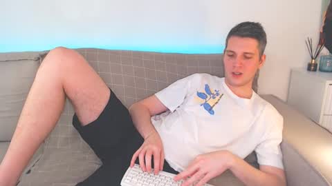 Snapshot of oliver_hort chatting on February 8, 2:05 pm Oliver online show from February 8, 2:05 pm
