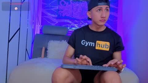 oliver mr  online show from April 9, 10:38 pm