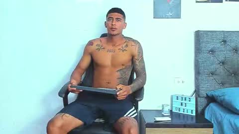 oliver_smith_2 online show from February 2, 9:56 pm