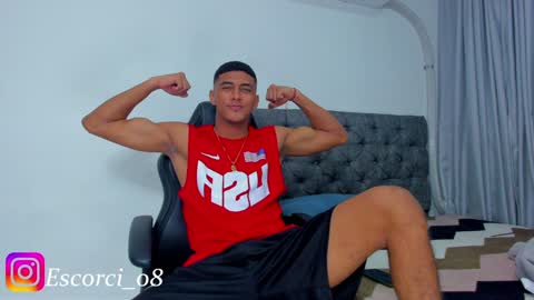 oliver_smith_2 online show from December 22, 4:38 pm