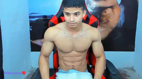 Snapshot of oliver_thompsson chatting on December 21, 2:37 pm oliver thompsson online show from December 21, 2:37 pm