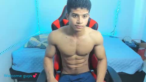 Snapshot of oliver_thompsson chatting on January 18, 2:55 pm oliver thompsson online show from January 18, 2:55 pm