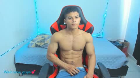 Snapshot of oliver_thompsson chatting on January 26, 5:13 pm oliver thompsson online show from January 26, 5:13 pm