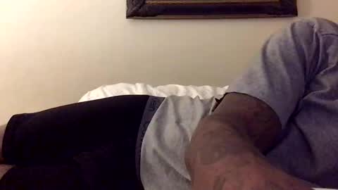 olivertwist1273 online show from December 25, 5:05 am