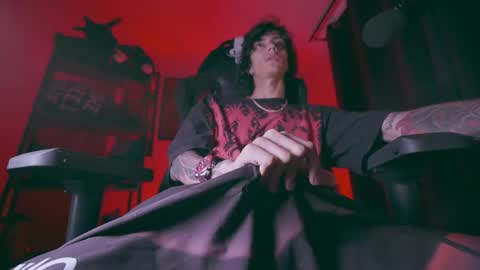     online show from April 14, 2:44 am