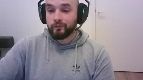 omgwhereim online show from December 16, 8:16 pm