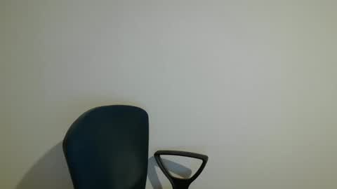 Somewhere over the rainbow online show from February 8, 9:15 pm