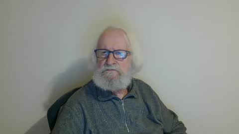 Somewhere over the rainbow online show from February 5, 8:35 pm