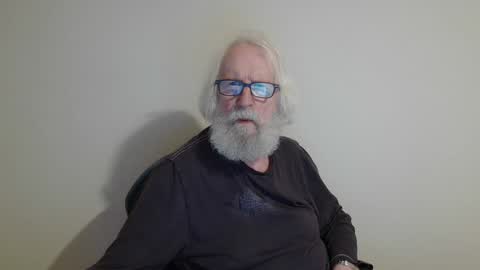 Somewhere over the rainbow online show from March 9, 9:14 pm