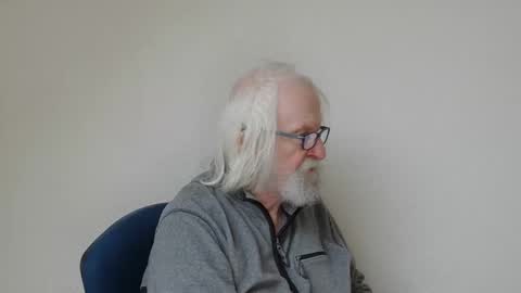 Somewhere over the rainbow online show from January 4, 8:06 am