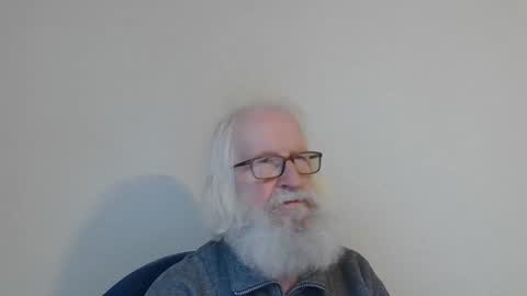 Somewhere over the rainbow online show from December 14, 7:59 am