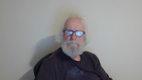 Somewhere over the rainbow online show from February 28, 9:23 pm