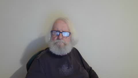 Somewhere over the rainbow online show from March 5, 8:55 pm