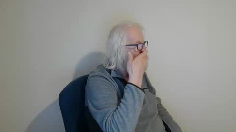 Somewhere over the rainbow online show from January 5, 7:38 am