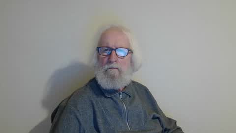 Somewhere over the rainbow online show from February 12, 9:43 pm