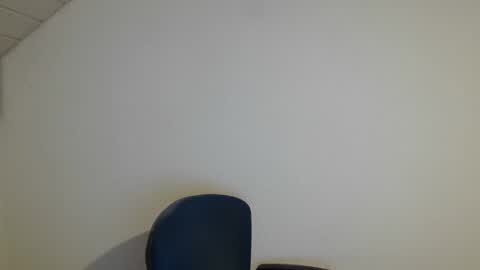 Somewhere over the rainbow online show from January 13, 6:34 pm