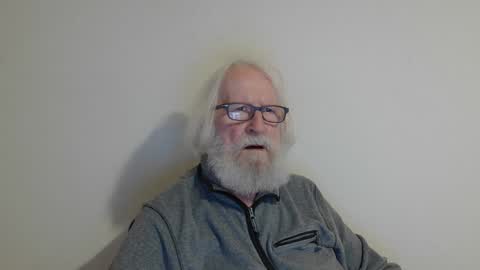 Somewhere over the rainbow online show from March 11, 8:53 pm