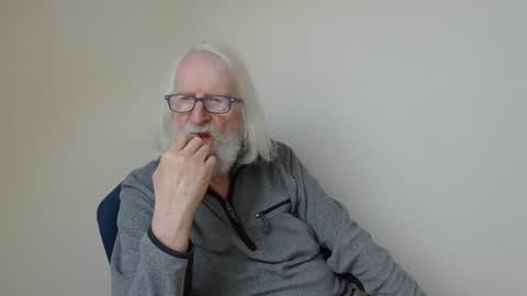 Somewhere over the rainbow online show from January 3, 8:21 am