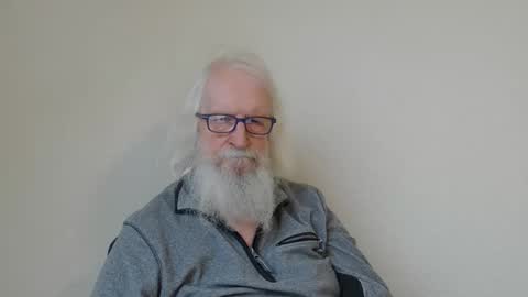 Somewhere over the rainbow online show from December 14, 9:07 am