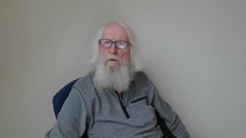 Somewhere over the rainbow online show from December 11, 1:33 pm