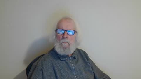 Somewhere over the rainbow online show from February 20, 6:46 pm