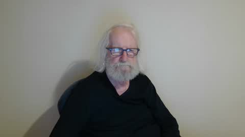 Somewhere over the rainbow online show from January 1, 8:58 pm