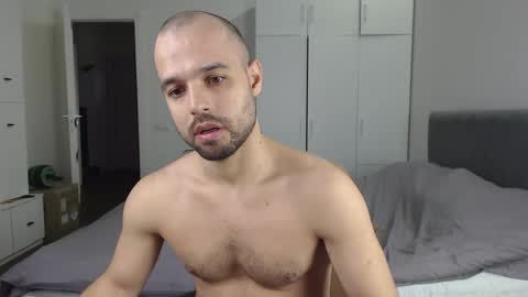 onebestlover online show from December 27, 9:28 am