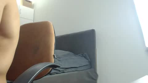 onebestlover online show from November 15, 11:56 am