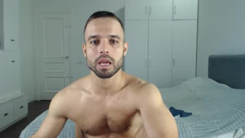 onebestlover online show from September 29, 12:24 pm