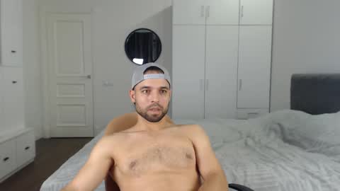 onebestlover online show from September 17, 3:02 pm