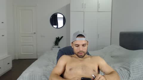 onebestlover online show from September 10, 1:10 pm