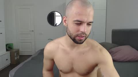 onebestlover online show from January 19, 10:06 am