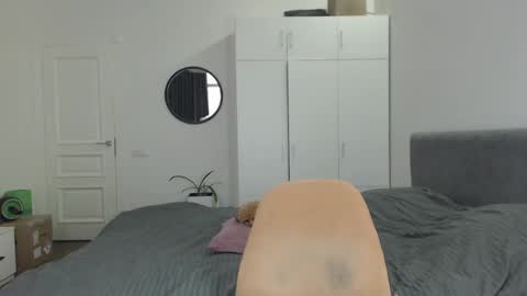 onebestlover online show from January 14, 8:52 am