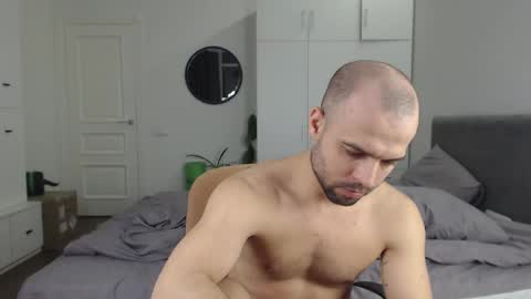 onebestlover online show from December 18, 6:57 pm