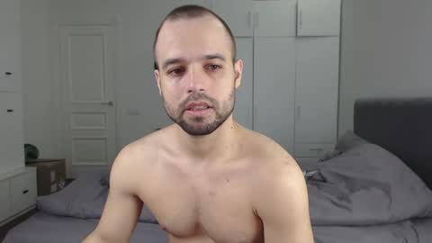 onebestlover online show from December 10, 9:12 am