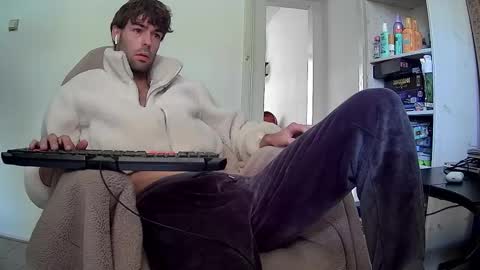 Snapshot of onesieboyx chatting on October 2, 11:14 am onesieboyx online show from October 2, 11:14 am