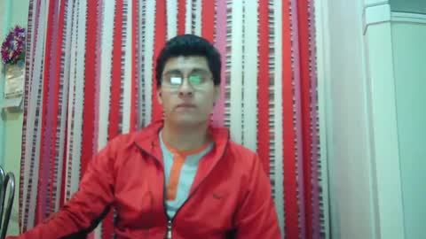 oomaurooo online show from December 18, 6:32 am